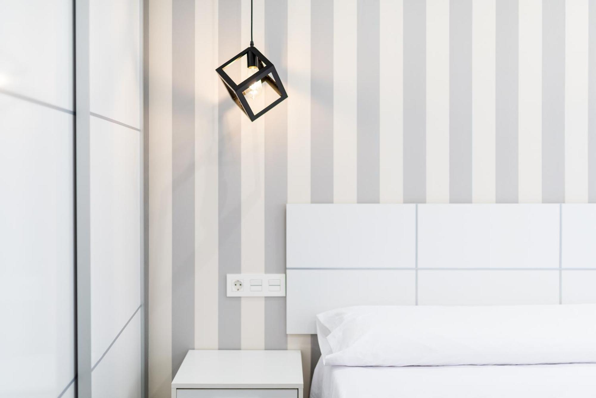 Pajaritos Suites Junto A Centro, Estacion De Tren Y Plaza De Toros Granada Luaran gambar